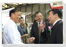 2013年上海紡機展2013年上海紡機展行業(yè)領導蒞臨指導與董事長親切交流